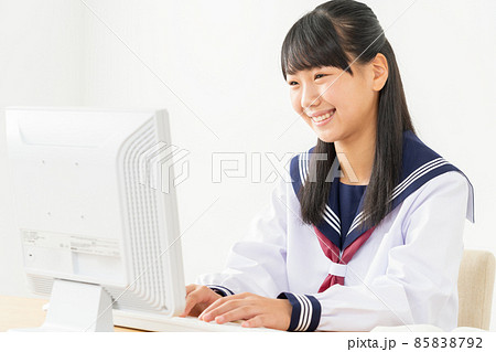 中学生 高校生 女性 勉強 受験 教育 学習 中学生 高校生 女性 勉強 受験 教育 学習 85838792
