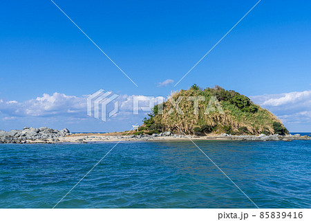 《福岡県》勝馬海岸と沖津島 85839416