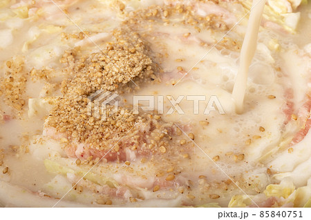 豚バラ肉と白菜のミルフィーユ豆乳鍋 豚バラ肉と白菜のミルフィーユ豆乳鍋 85840751