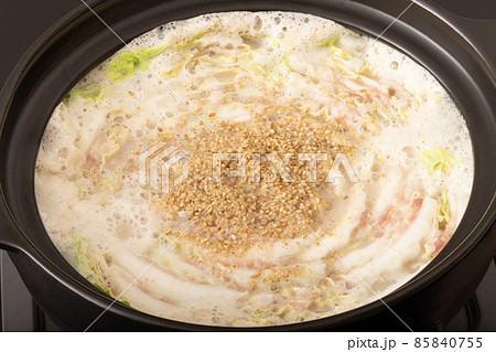 豚バラ肉と白菜のミルフィーユ豆乳鍋 豚バラ肉と白菜のミルフィーユ豆乳鍋 85840755