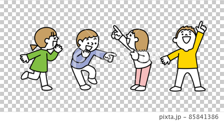 友達と一緒に発見をする子どもたち 友達と一緒に発見をする子どもたち 85841386