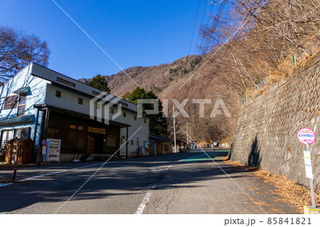 山梨県　夜叉神峠　夜叉神ヒュッテ 85841821