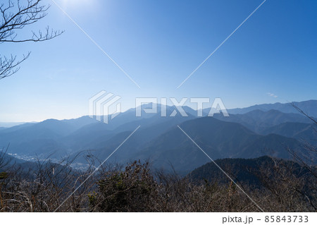 経ヶ岳の山頂から見た大山(東丹沢) 経ヶ岳の山頂から見た大山(東丹沢) 85843733