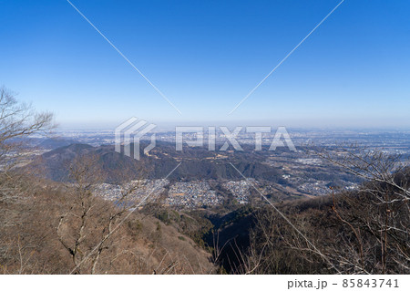 仏果山から経ヶ岳へ向かう尾根筋から見た景色（東丹沢） 85843741