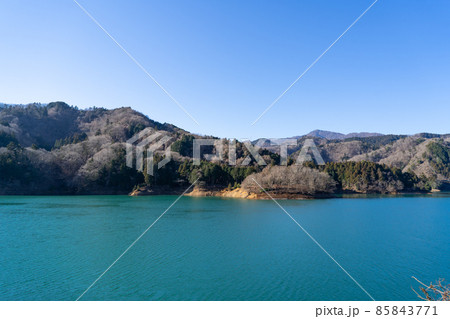 宮ヶ瀬湖(仏果山登山口バス停付近) 宮ヶ瀬湖(仏果山登山口バス停付近) 85843771