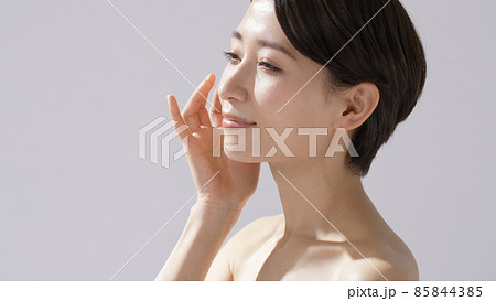 ビューティー　うるおい　ミドル女性 85844385