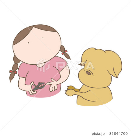 爪を切る女の子と犬 爪を切る女の子と犬 85844700