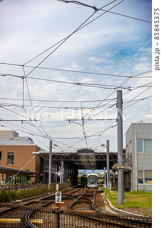 《広島市》広島電鉄 路面電車の電停 広島港 85845375