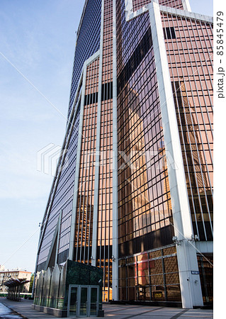 モスクワの街並み　近代的なガラス張りの高層ビル 85845479