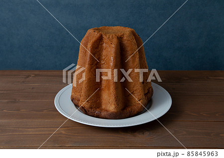 パンドーロ イタリアのケーキ テーブル 85845963