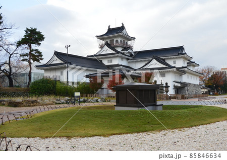 富山城（富山城址公園／富山県富山市丸の内） 85846634
