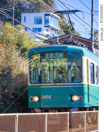七里ヶ浜　江ノ電　風景 85846680