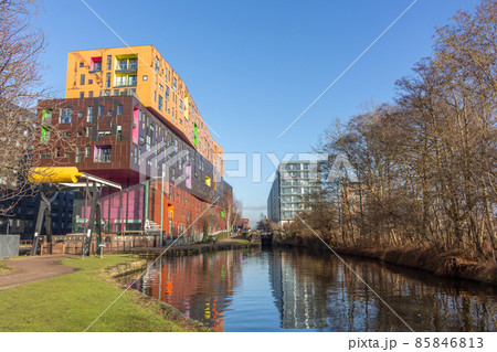 New Islington and the Ashton Canal, Manchester, UK. 85846813