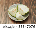沖縄の島野菜、冬瓜(シブイ)のカット 85847076