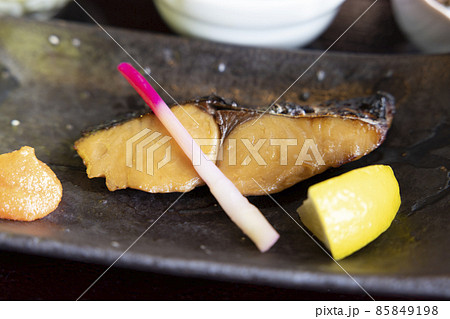 美味しい朝食焼き魚の鰆 85849198