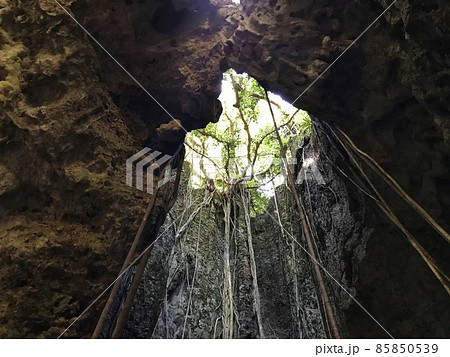 伊良部島のパワースポット ヌドクビアブ 伊良部島のパワースポット ヌドクビアブ 85850539