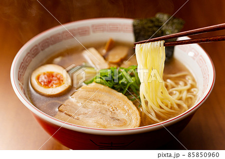 ラーメン　中華そば　正油ラーメン　醤油ラーメン　しょうゆラーメン　中華ラーメン 85850960