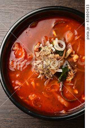 ユッケジャンスープ　韓国料理 85860433