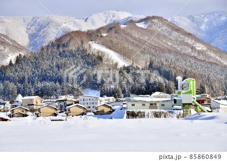 野沢温泉 温泉街を望む(長野県野沢温泉村)【2022.1】 85860849