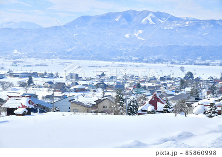 飯山市瑞穂地区より斑尾山方面を望む(長野県飯山市)【2022.1】 85860998