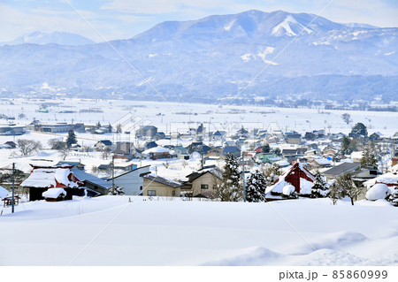 飯山市瑞穂地区より斑尾山方面を望む(長野県飯山市)【2022.1】 85860999