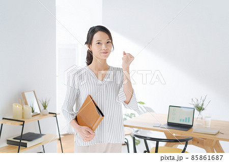 在宅ワーク　女性　30代 85861687