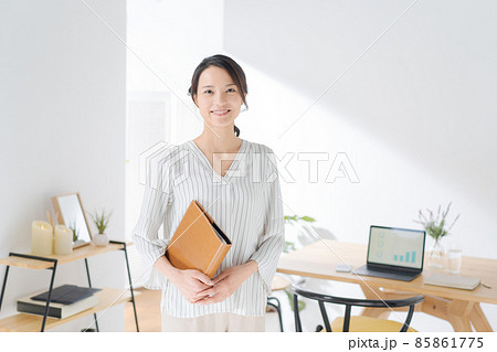 在宅ワーク　女性　30代 85861775