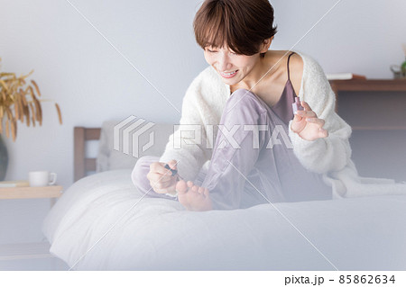 女性 ビューティー ネイルケア 女性 ビューティー ネイルケア 85862634