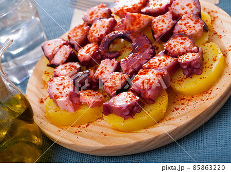 Pulpo a la Gallega 85863220
