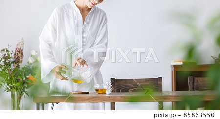 女性 ティータイム 女性 ティータイム 85863550