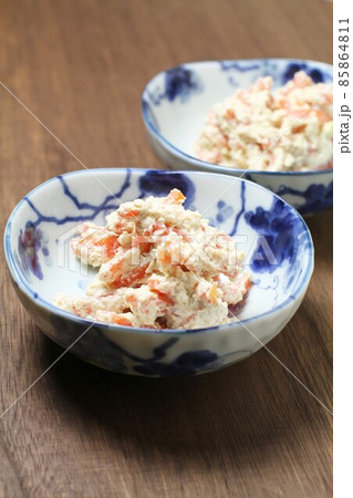 人参の白和え、木目バック 85864811