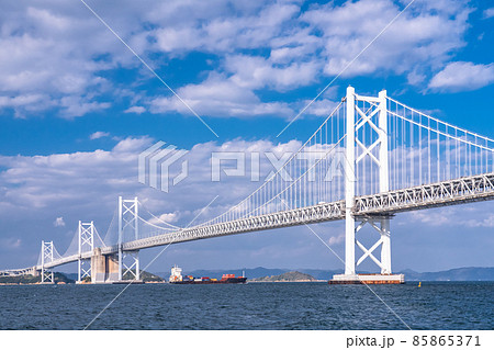 《香川県》瀬戸大橋と大海原・瀬戸大橋記念公園の眺め 85865371