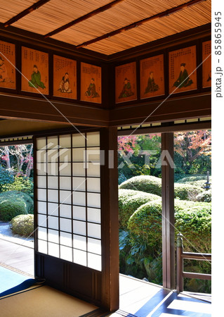 紅葉真っ盛り 秋の丈山苑 詩泉閣 紅葉真っ盛り 秋の丈山苑 詩泉閣 85865945
