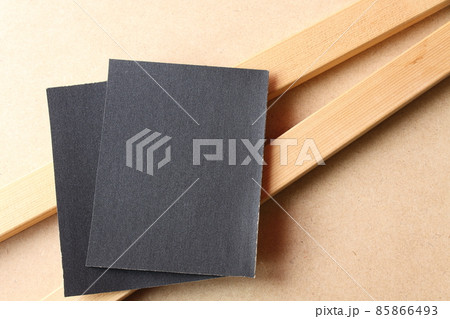 木材と紙やすり 85866493