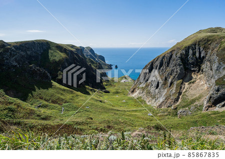 日本の最北端 礼文島 (日本 - 北海道 - 桃岩展望台コース) 85867835
