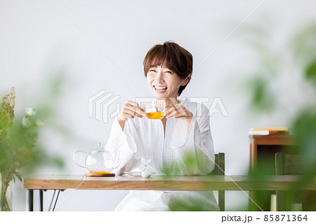 女性 ティータイム 女性 ティータイム 85871364