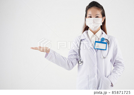 Female Doctor in Protective Mask 85871725