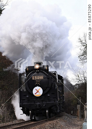 SLクリスマス号　JR山口線　仁保駅を目指し　撮影名所　仁保地第1踏切を驀進 85875290