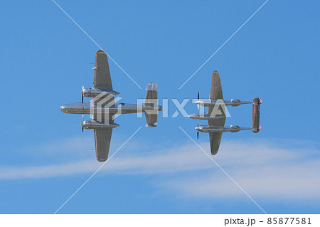 B-25Jミッチェル&P-38Lライトニング編隊飛行 B-25Jミッチェル&P-38Lライトニング編隊飛行 85877581