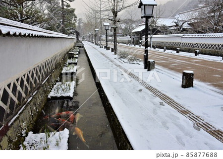 小京都　津和野　殿町通りの雪景色 85877688