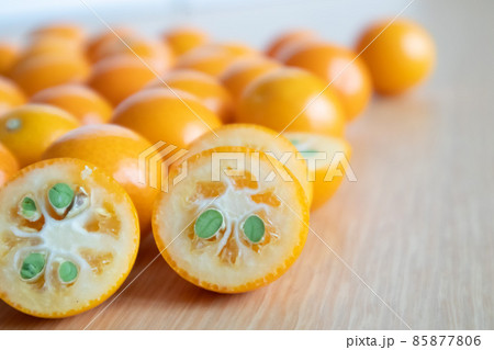 たくさんのキンカン 85877806