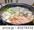 寒い冬に食べたいカニなどの海鮮鍋 85878434