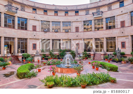 Interior courtyard of the National Museum of India in New Delhi 85880017