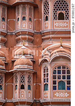 Hawa Mahal palace in Jaipur, Rajasthan, India Hawa Mahal palace in Jaipur, Rajasthan, India 85881287