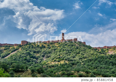 Jaigarh Fort, overlooking the Amer Fort in Jaipur, India 85881458