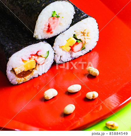 恵方巻 節分 豆まき 【 2月 ( 如月 ) の イメージ 】 恵方巻 節分 豆まき 【 2月 ( 如月 ) の イメージ 】 85884549