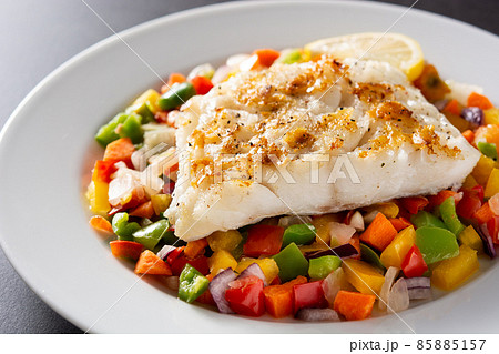 Grilled cod with vegetables 85885157
