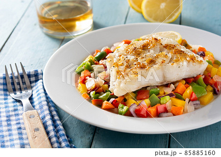 Grilled cod with vegetables 85885160