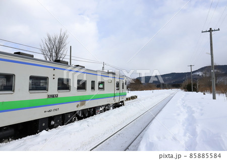 北海道 遠軽 瀬戸瀬駅に停車中の列車 北海道 遠軽 瀬戸瀬駅に停車中の列車 85885584