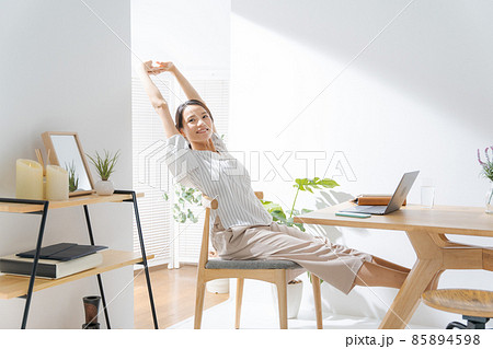 30代　フリーランス　1人　女性 85894598